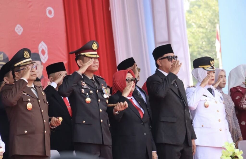Polres Bintan Terlibat dalam Upacara HUT ke-81 RI di Monumen Relief Antam Kijang