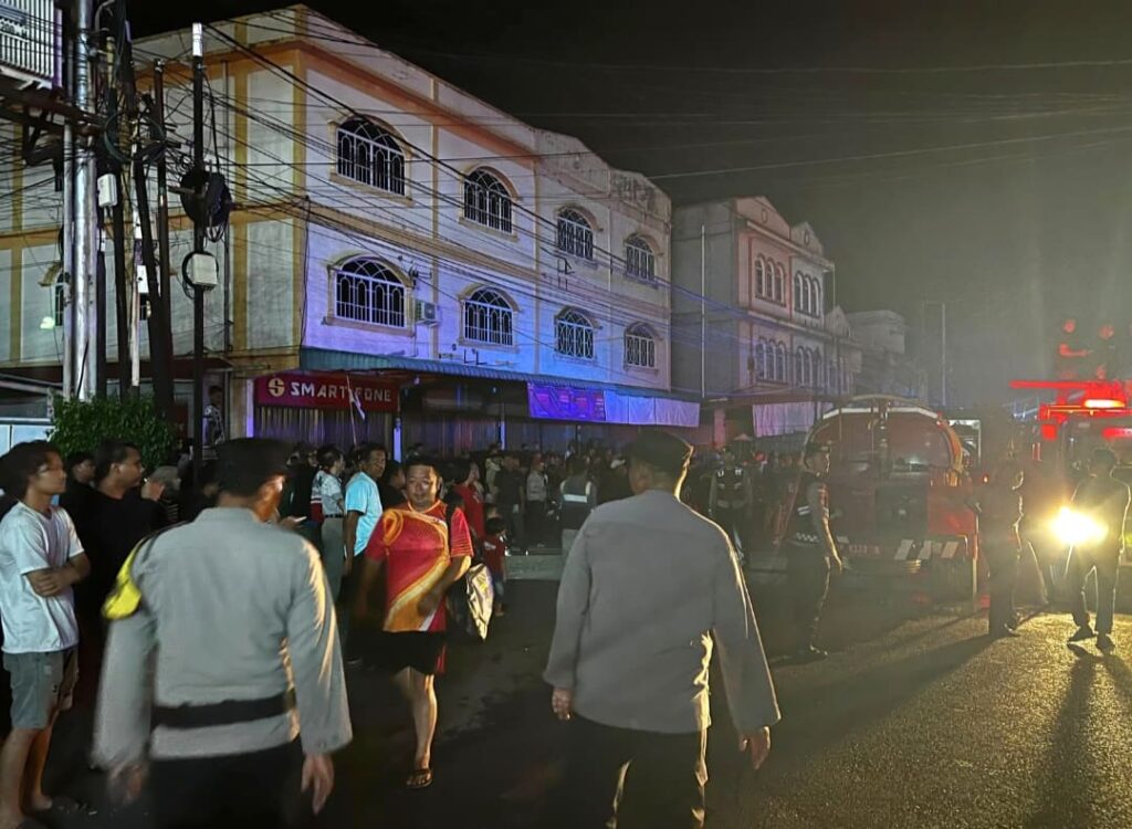 Polsek Bintan Utara Tangani Kebakaran Alfamart di Tanjung Uban