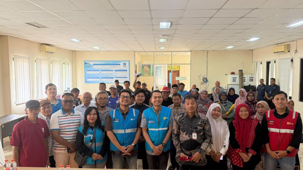 Jelang Hari Pelanggan Nasional, PLN Edukasi Warga Jurumudi tentang Keselamatan Listrik dan Promo Tambah Daya