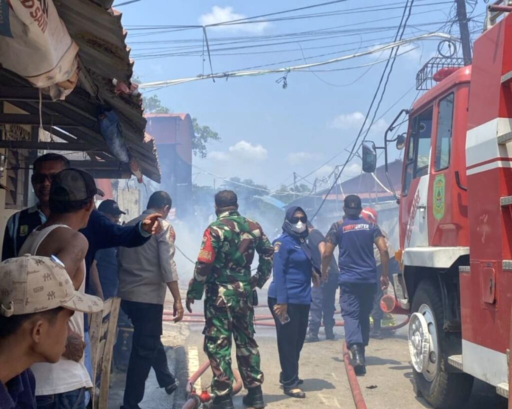 Gudang di Tanjung Unggat Terbakar, Tiga Armada Damkar Dikerahkan