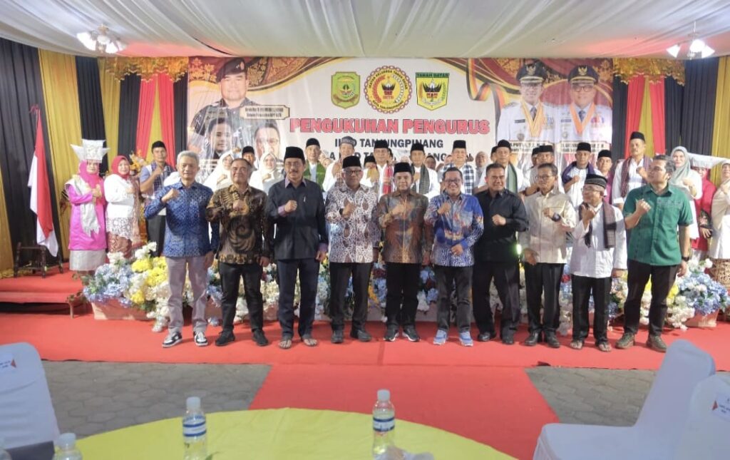 Hadiri Pengukuhan IKTD Tanjungpinang, Lis Darmansyah: Jaga Kekompakan di Tanah Rantau
