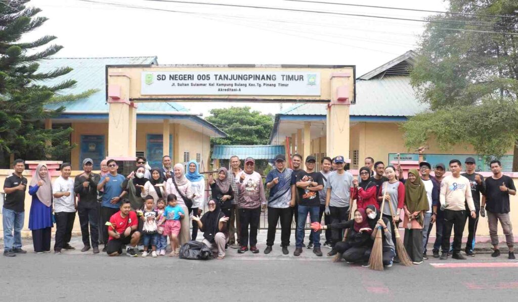 Tiga Bulan Berjalan, Gotong Royong ASN Pemko Tanjungpinang Mulai Diikuti Warga