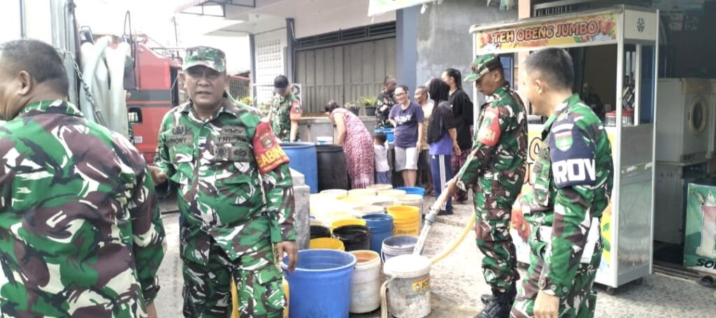 Bantu Warga Terdampak Kekeringan, Kodim 0315/Tanjungpinang Salurkan 10 Ton Air Bersih