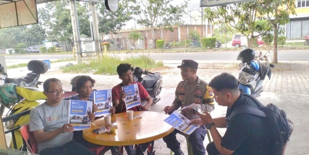 Bhabinkamtibmas Air Raja Sosialisasikan Penerimaan Murid Baru SMA Kemala Taruna Bhayangkara