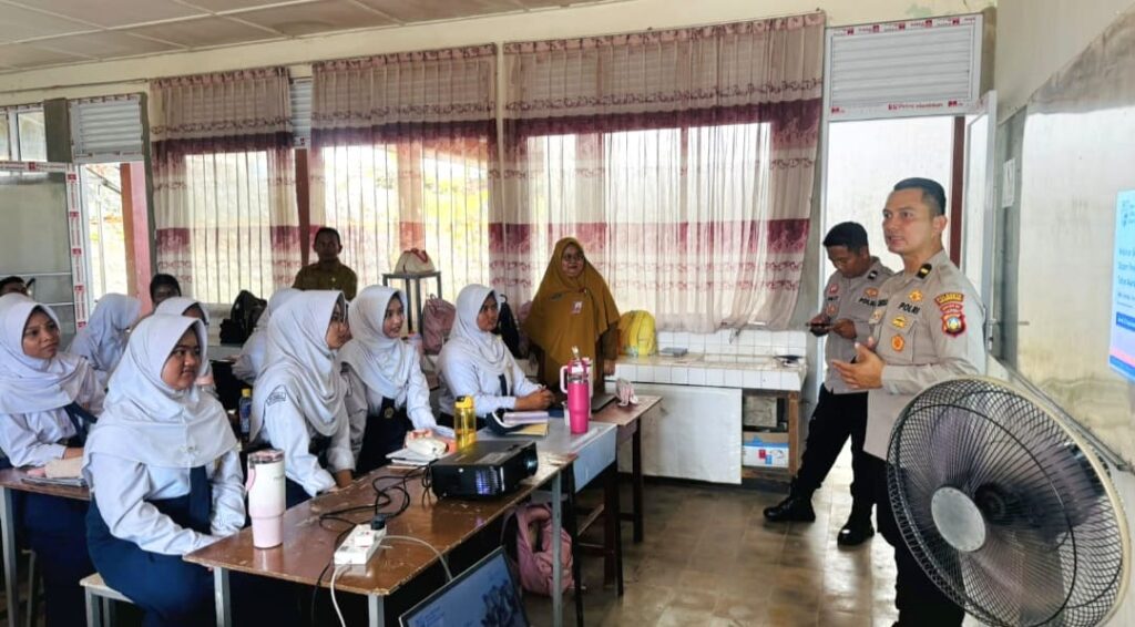 Polresta Tanjungpinang Sosialisasikan Penerimaan SMA Kemala Taruna Bhayangkara di SMPN 4
