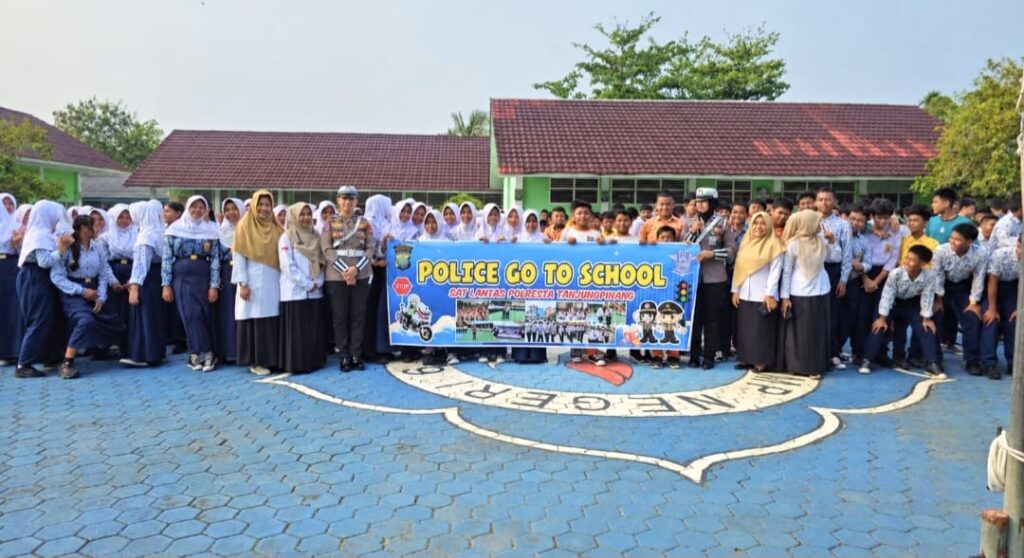 Satlantas Polresta Tanjungpinang Sambangi SMPN 6, Tanamkan Kesadaran Tertib Berlalu Lintas