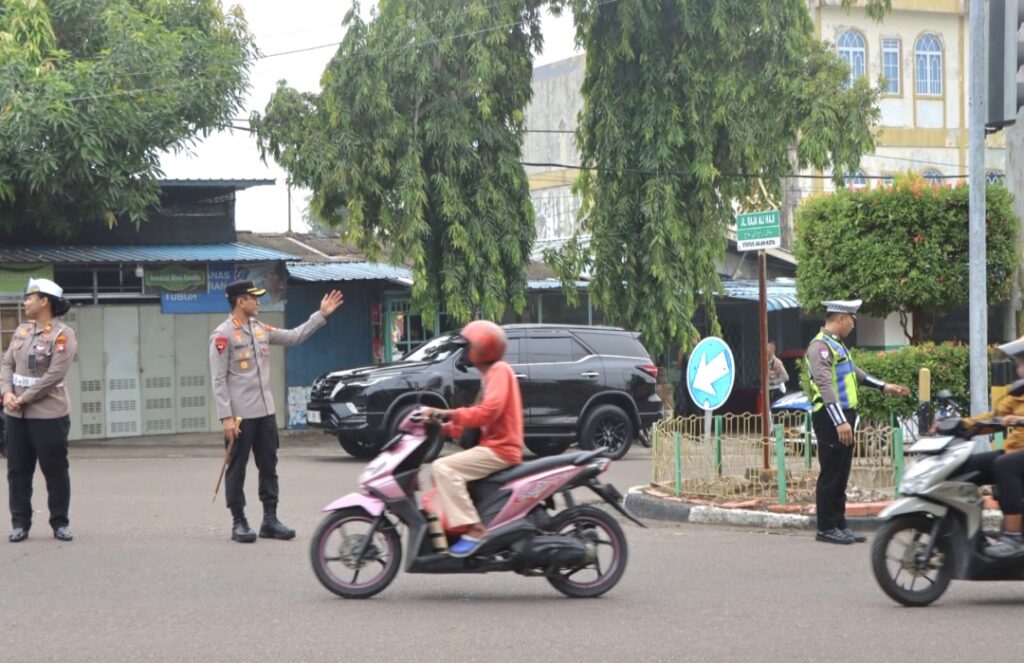 Listrik Padam di Tanjungpinang, Kapolresta Turun Langsung Atur Lalu Lintas